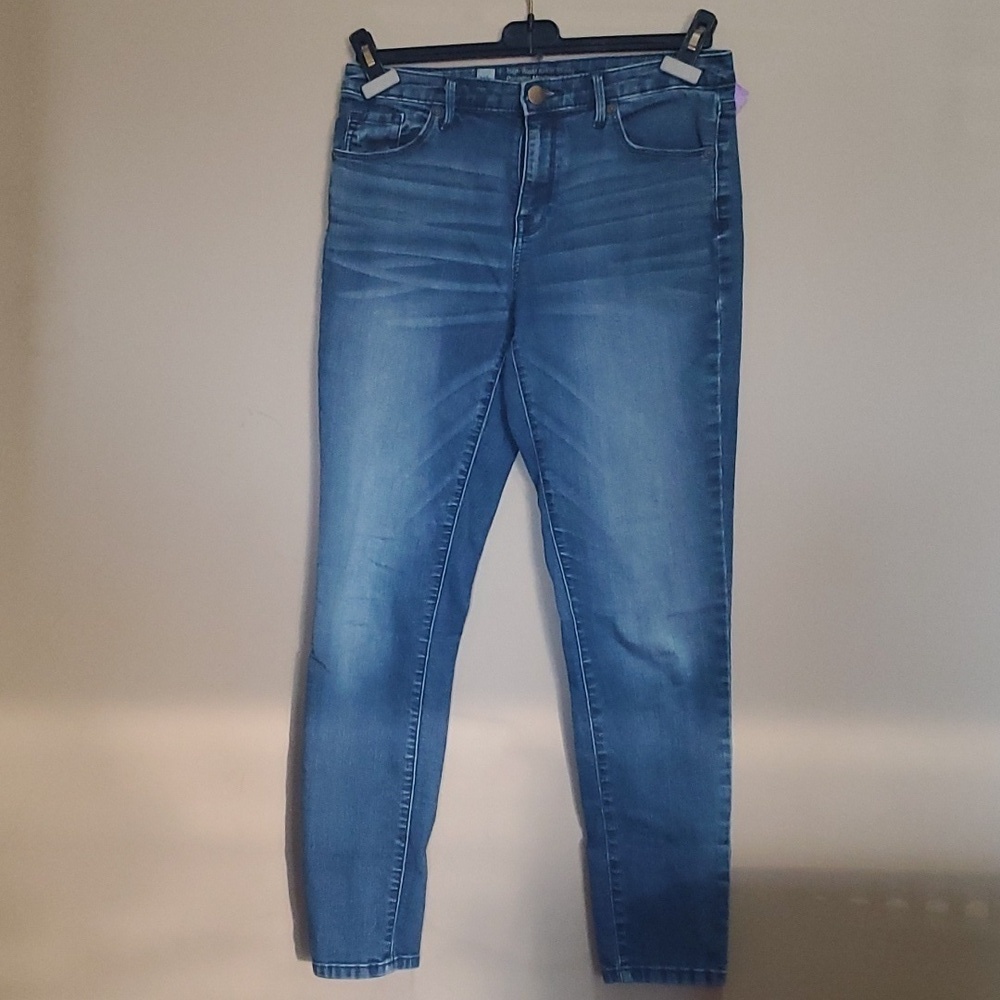 Womens open jeans size 6